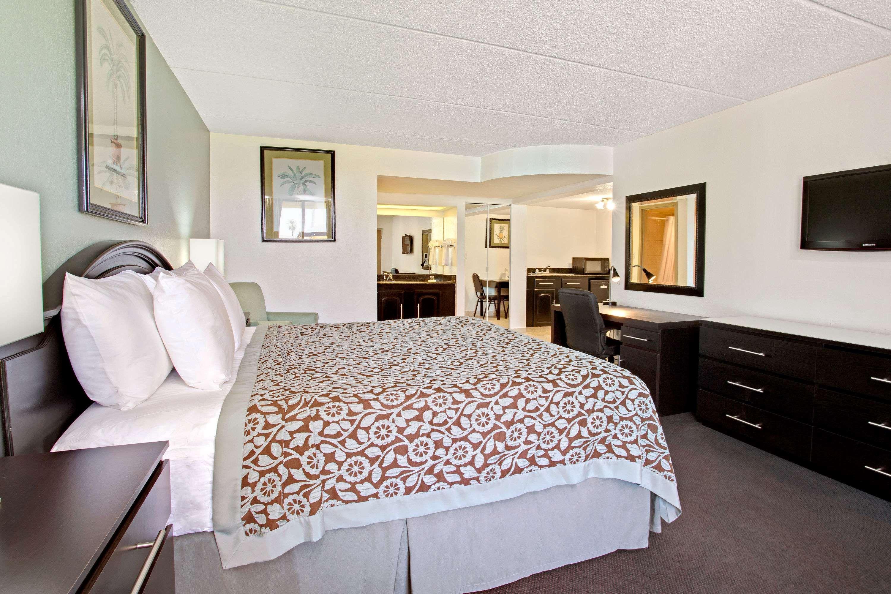 Days Inn By Wyndham Orlando Airport Florida Mall Williamsburg Buitenkant foto