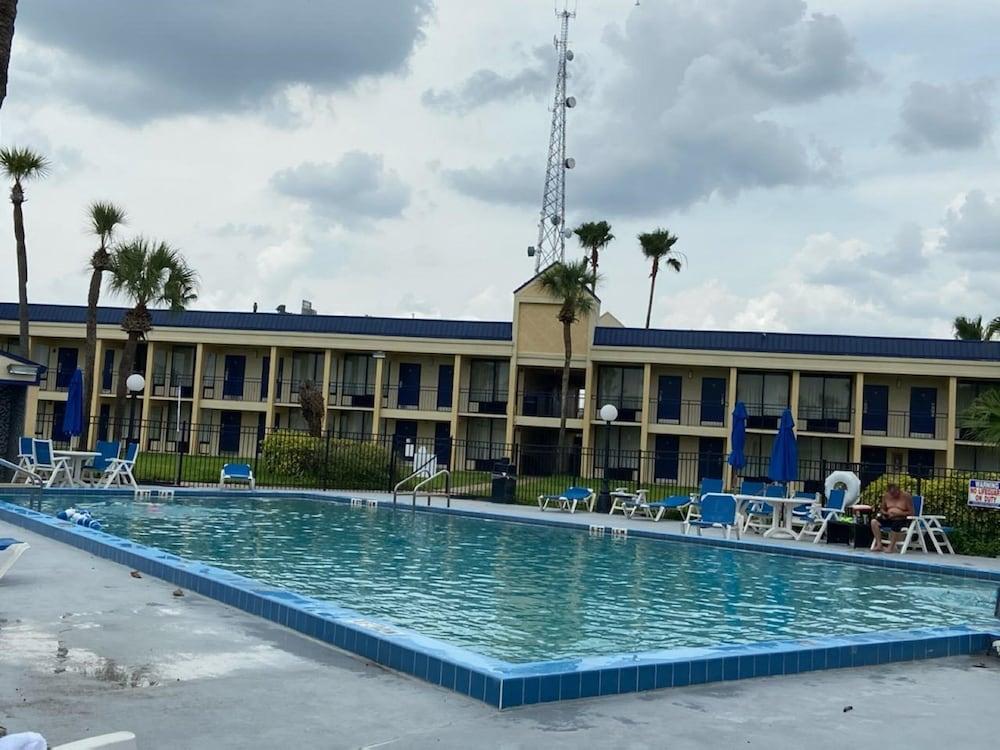 Days Inn By Wyndham Orlando Airport Florida Mall Williamsburg Buitenkant foto